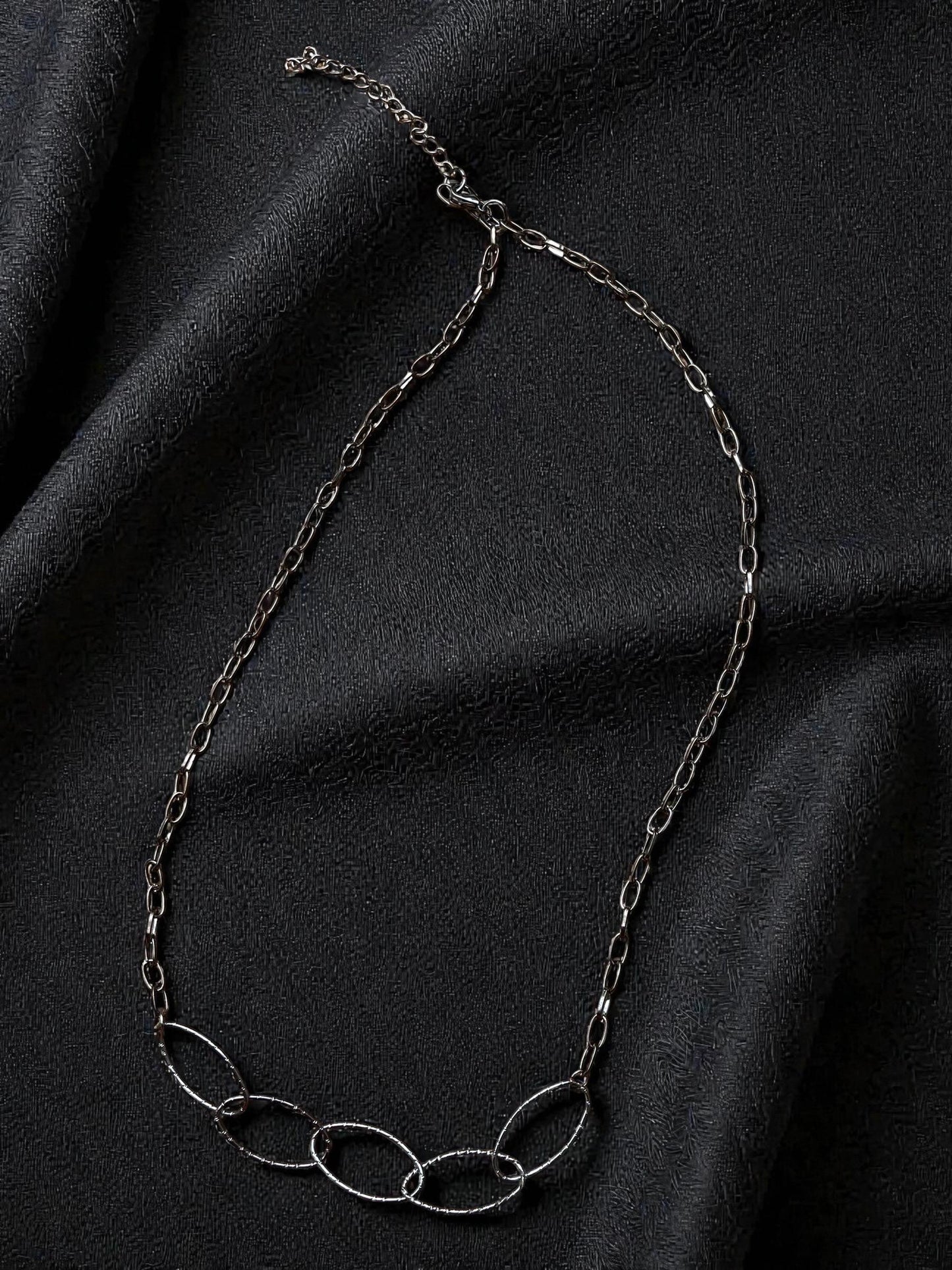 Minimalist Silver Link Necklace | Modern Oval Chain Necklace | Everyday Statement Jewelry | Contemporary Layering Necklace