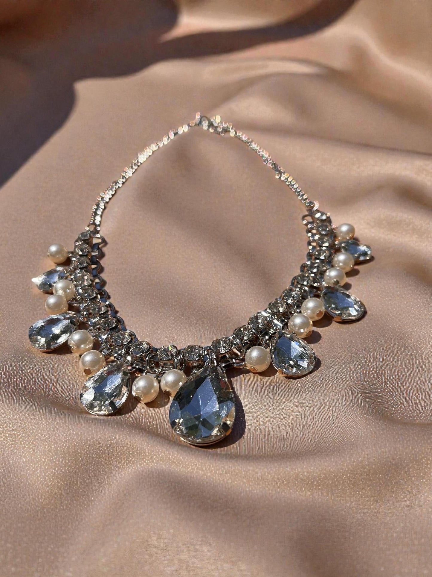 Crystal Statement Necklace with Pearls, Glam Rhinestone Necklace, Bridal Statement Jewelry, Wedding Guest Necklace, Elegant Silver Crystal