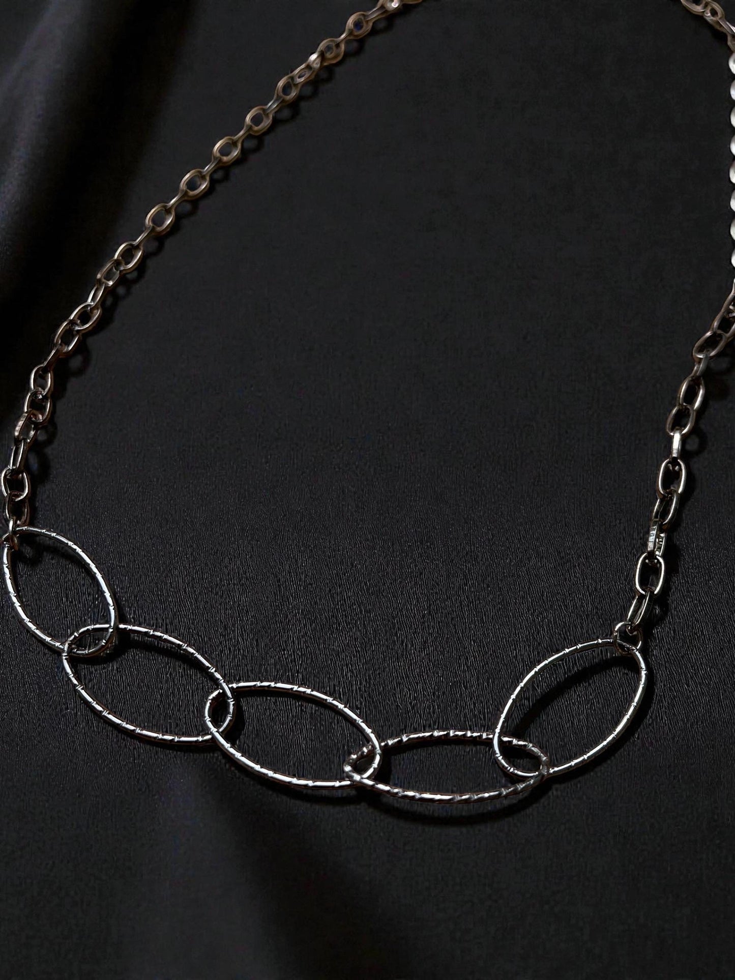 Minimalist Silver Link Necklace | Modern Oval Chain Necklace | Everyday Statement Jewelry | Contemporary Layering Necklace