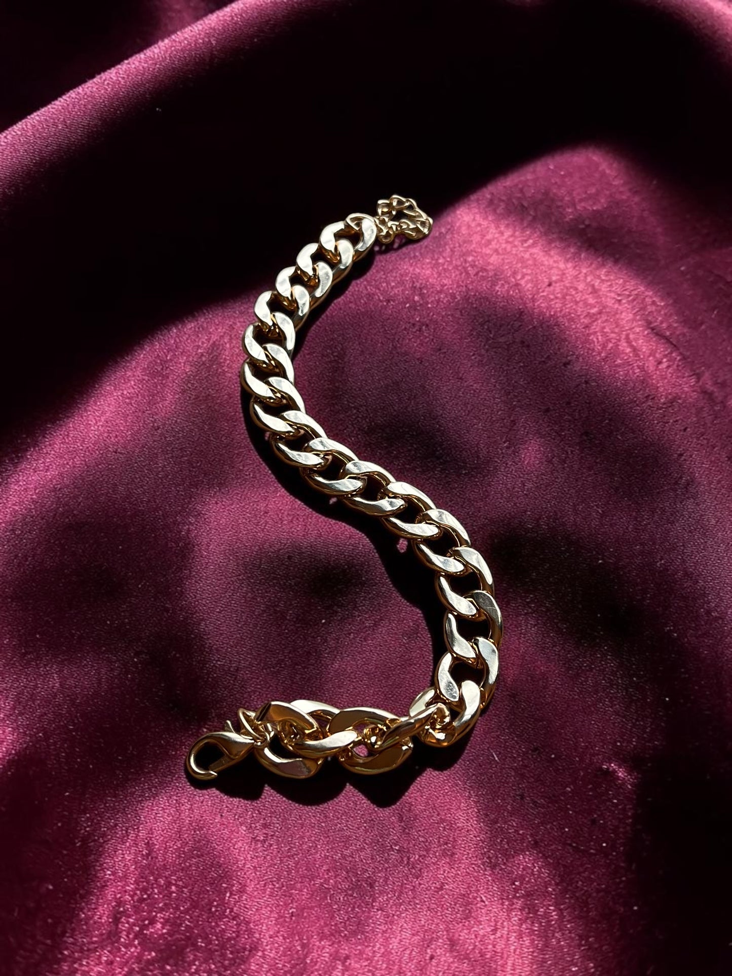 Luxe Gold Curb Chain Bracelet