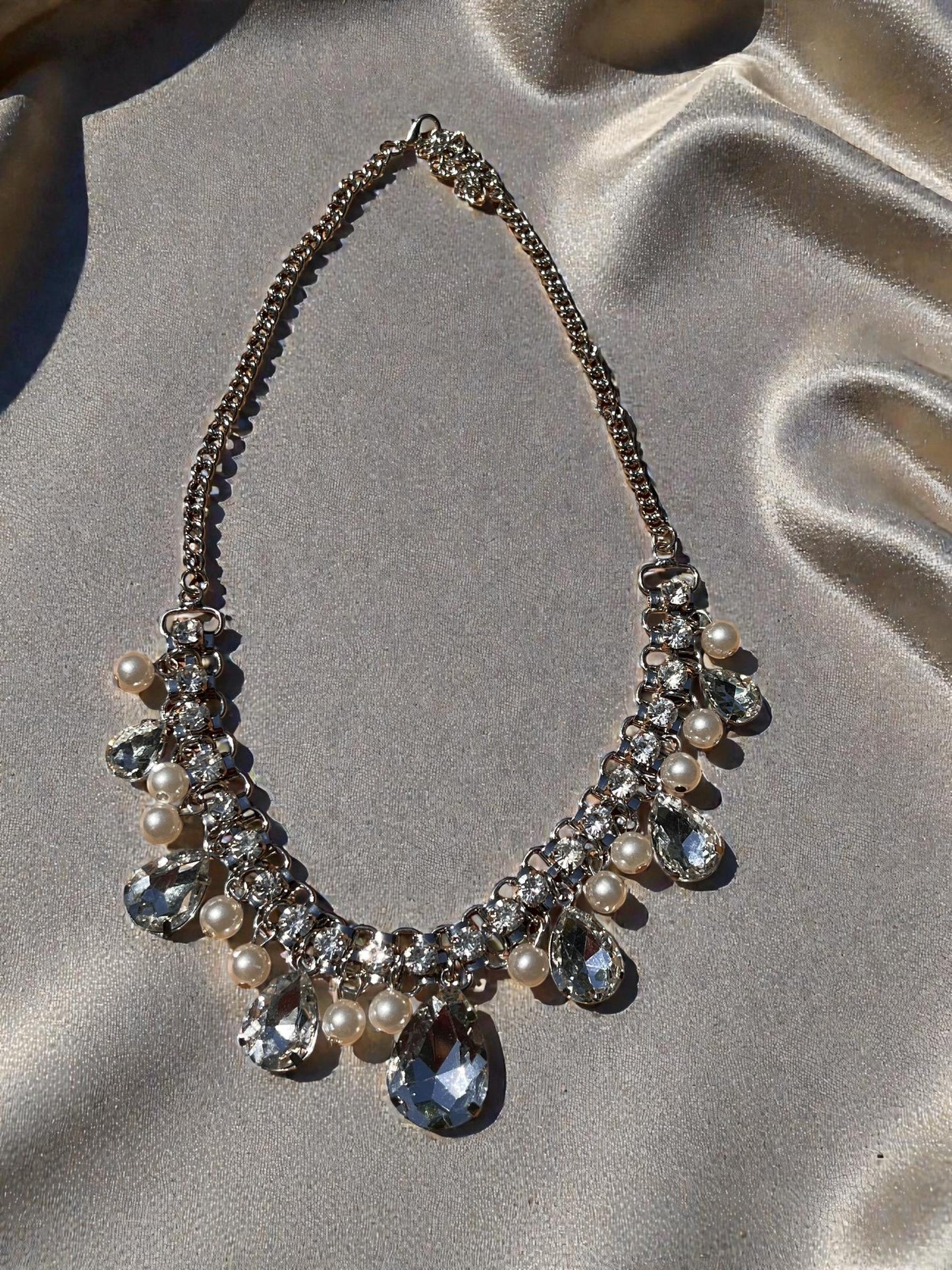 Crystal Statement Necklace with Pearls, Glam Rhinestone Necklace, Bridal Statement Jewelry, Wedding Guest Necklace, Elegant Silver Crystal
